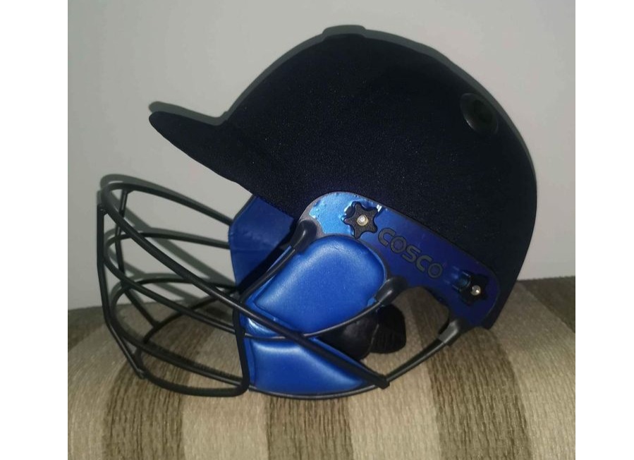 Cricket helmet