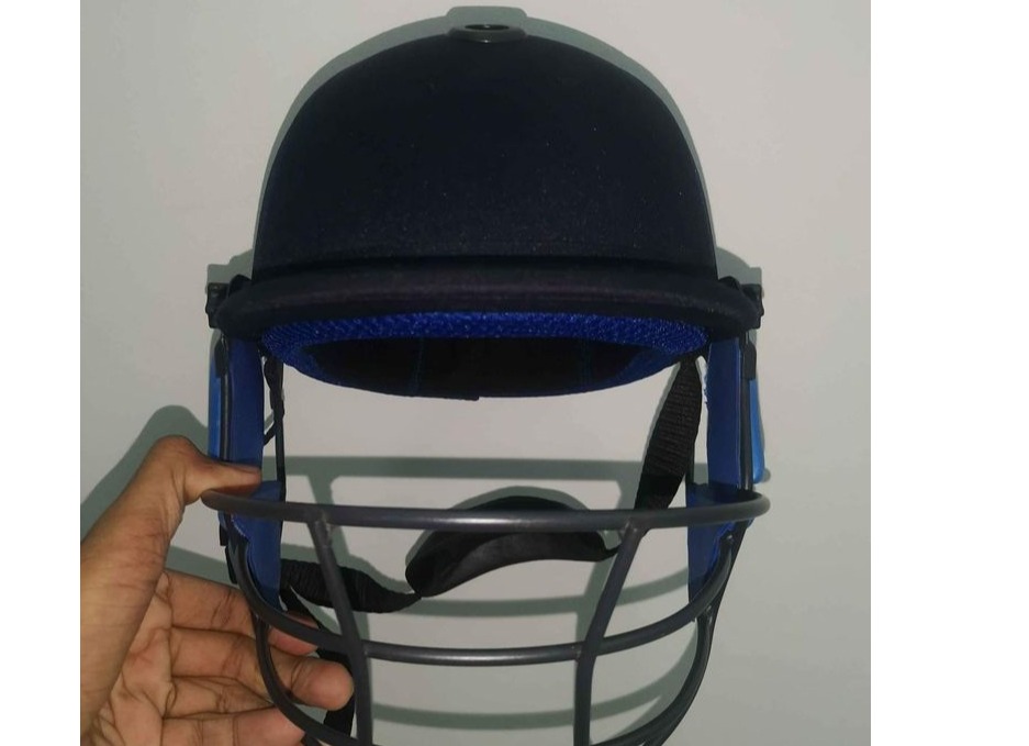 Cricket helmet
