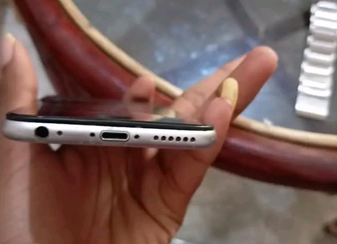 Apple iPhone 6S (Used)