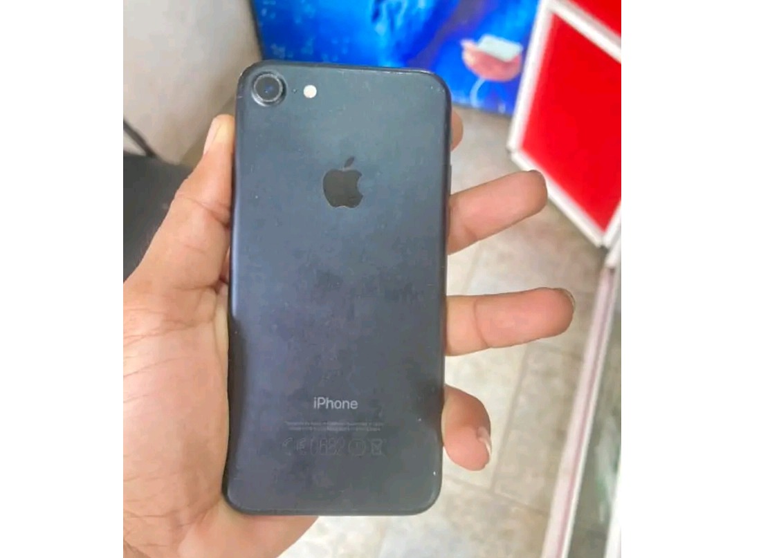 Apple iPhone 7 (Used)