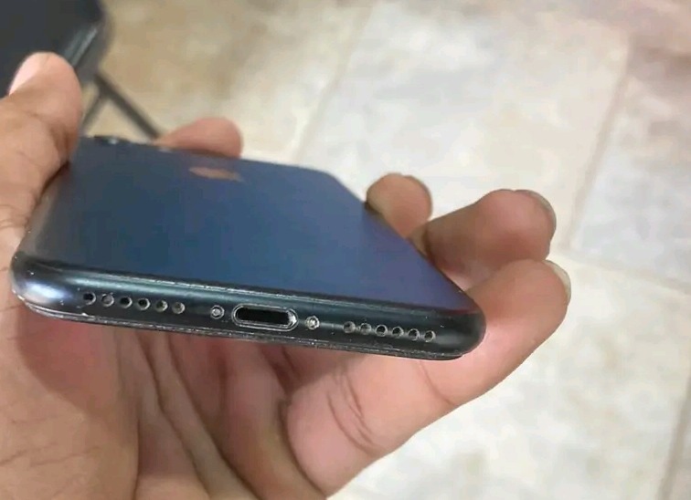 Apple iPhone 7 (Used)