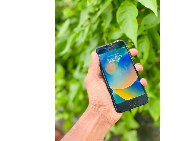 I Phone SE 2