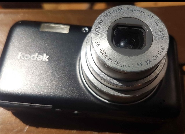 KODAK Zoom Digital Camera