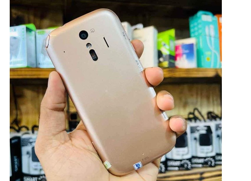DOCOMO SMART PHONE (3GB/32GB)