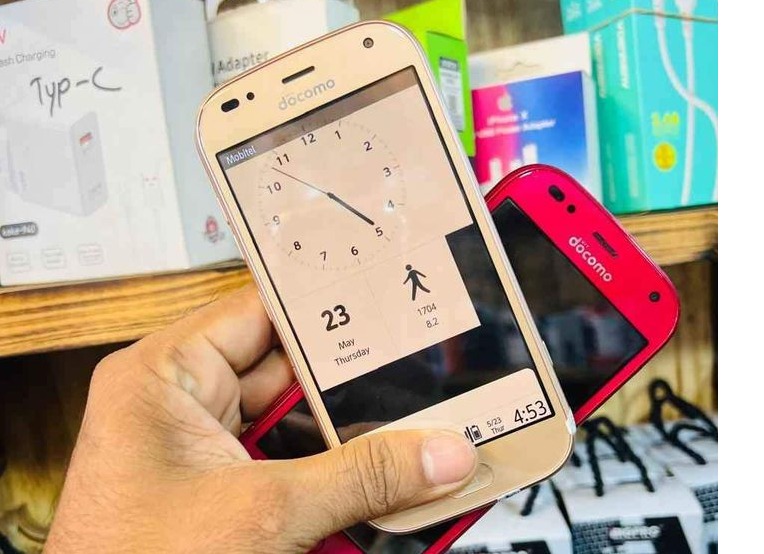 DOCOMO SMART PHONE (3GB/32GB)