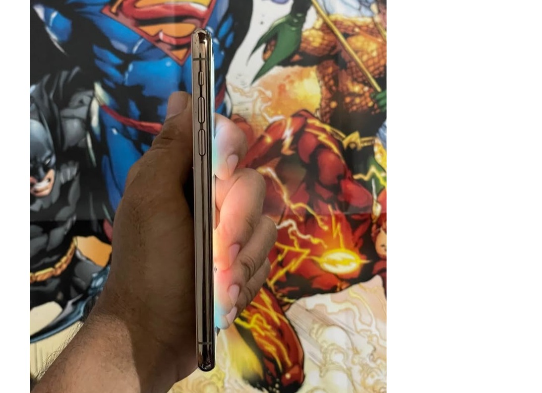 iPhone XS 512GB Gold – Great Condition | Small Issues | Good Deal 🔥