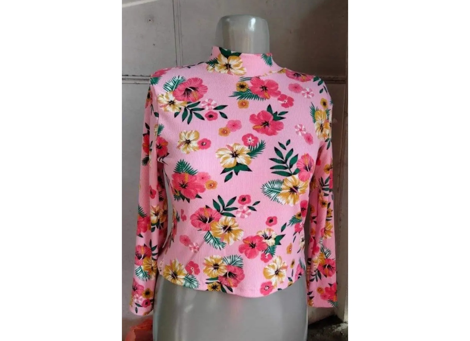 Womens crew neck top
