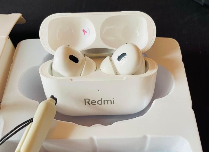 Bluetooth earbuds