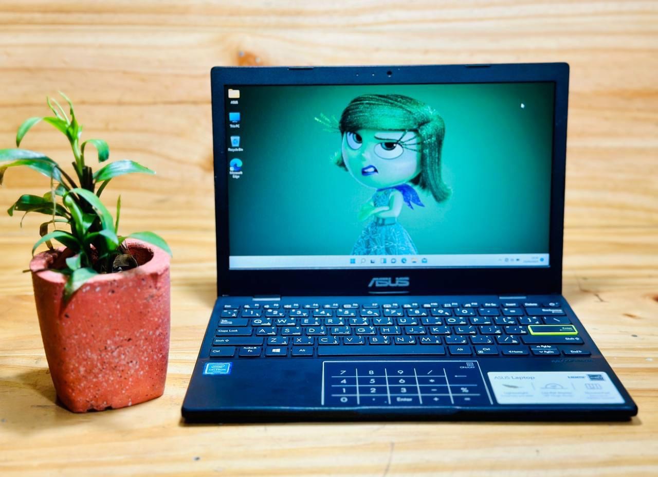 Asus i5 8th gen Laptop