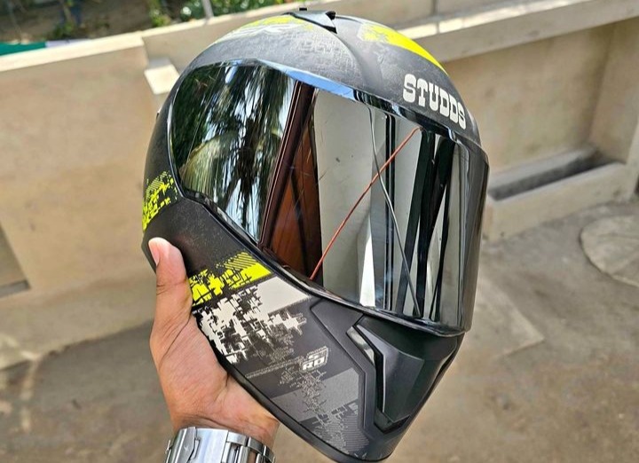 Racing helmet