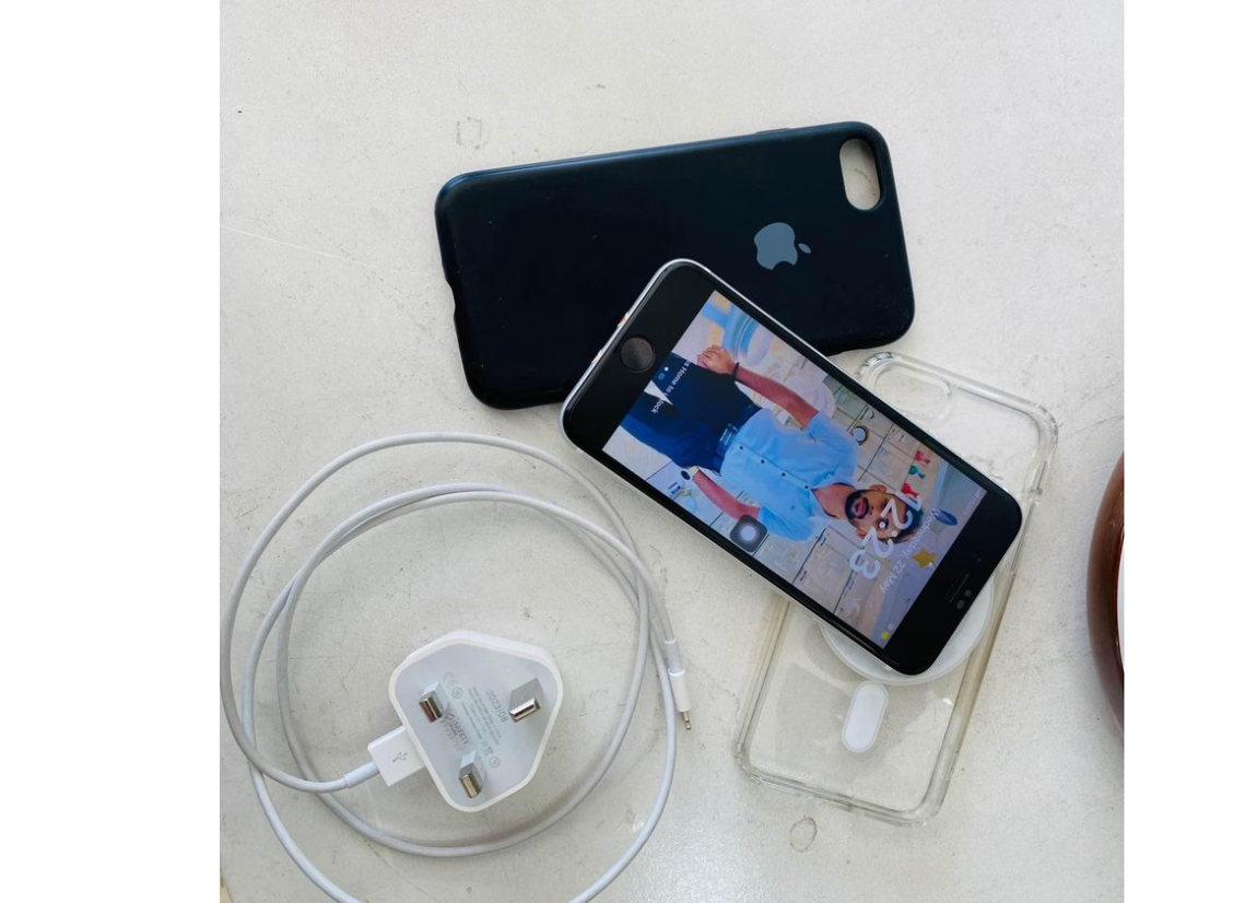 Apple se 2