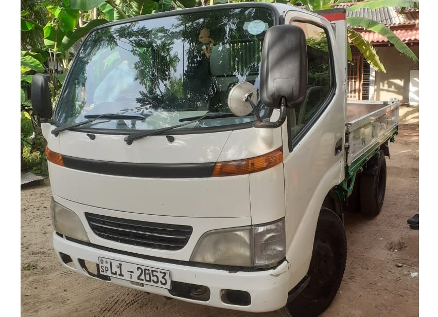 Toyota Lorry 2011