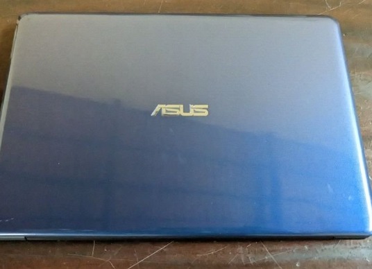 Asus Vivobook Laptop