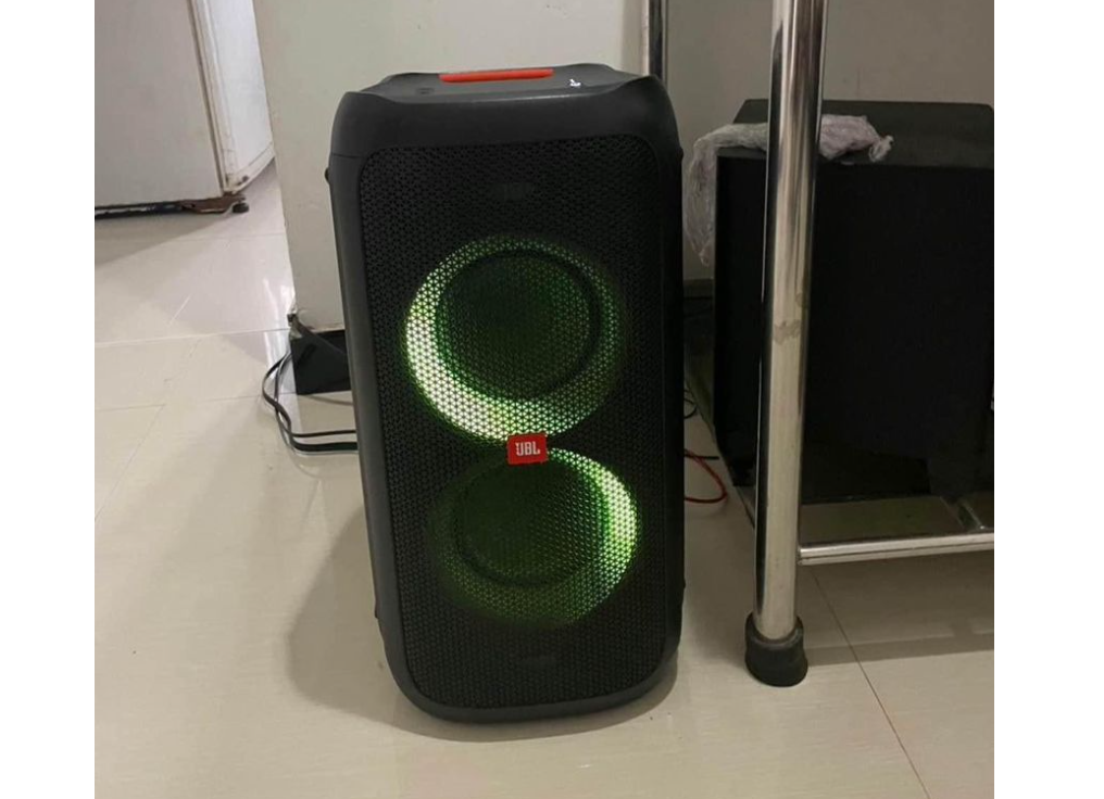 JBL party box