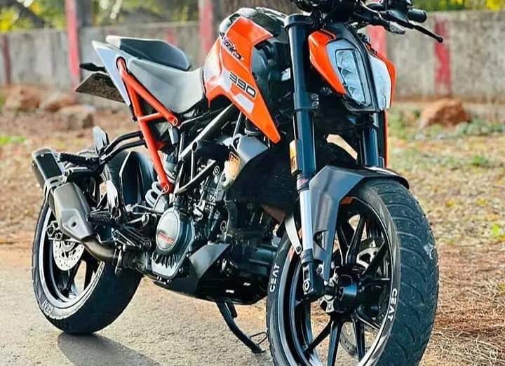 KTM duke 125