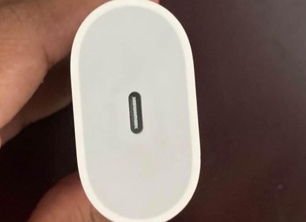Apple 20W original charger