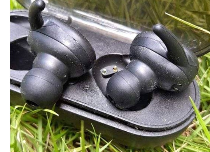 JBL bluetooth earbuds