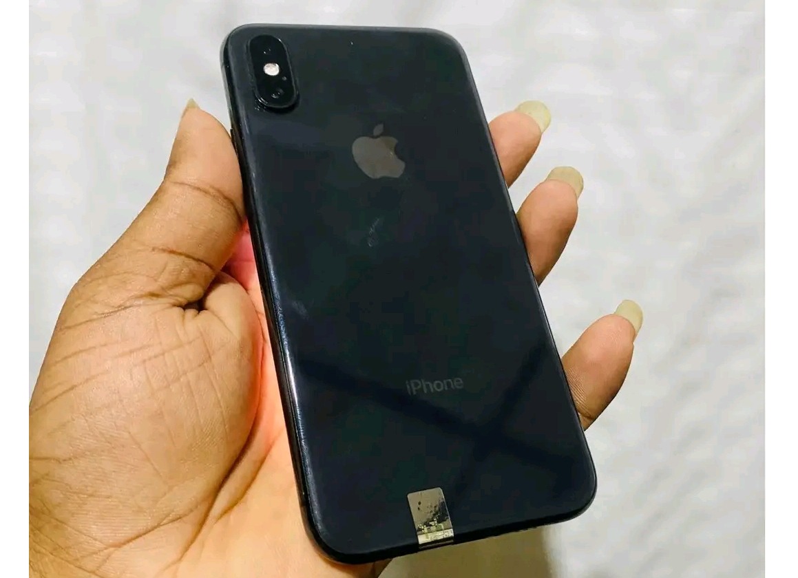 Apple iPhone X (Used)