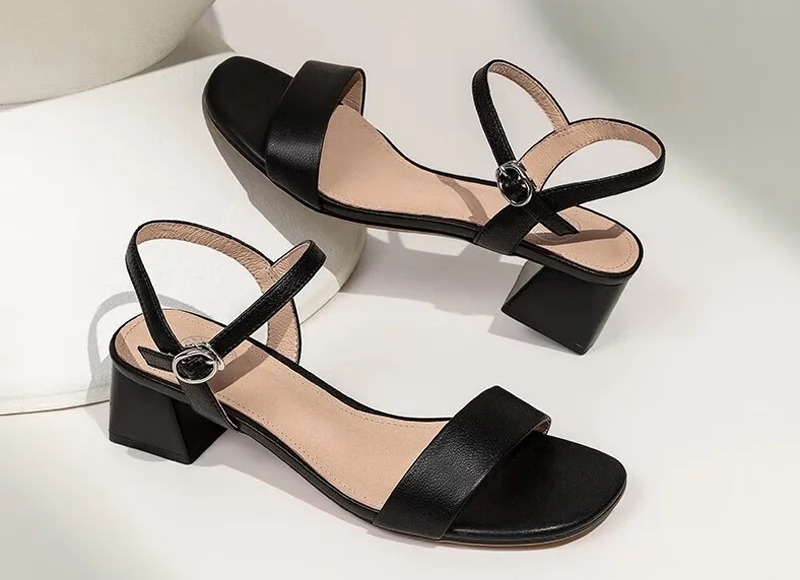 Woman slippers