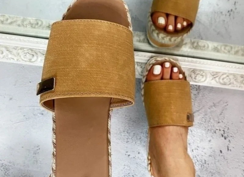 Slippers for woman